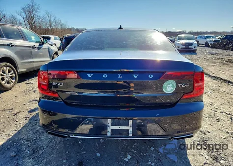 2018 Volvo S90 T6 Momentum from USA, damaged, VIN LVY992MK9JP032354